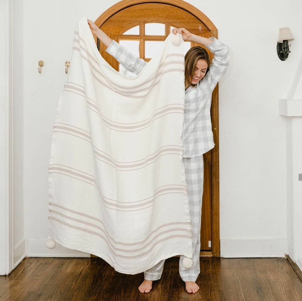 Causebox Winter 2019 Throw Blanket
